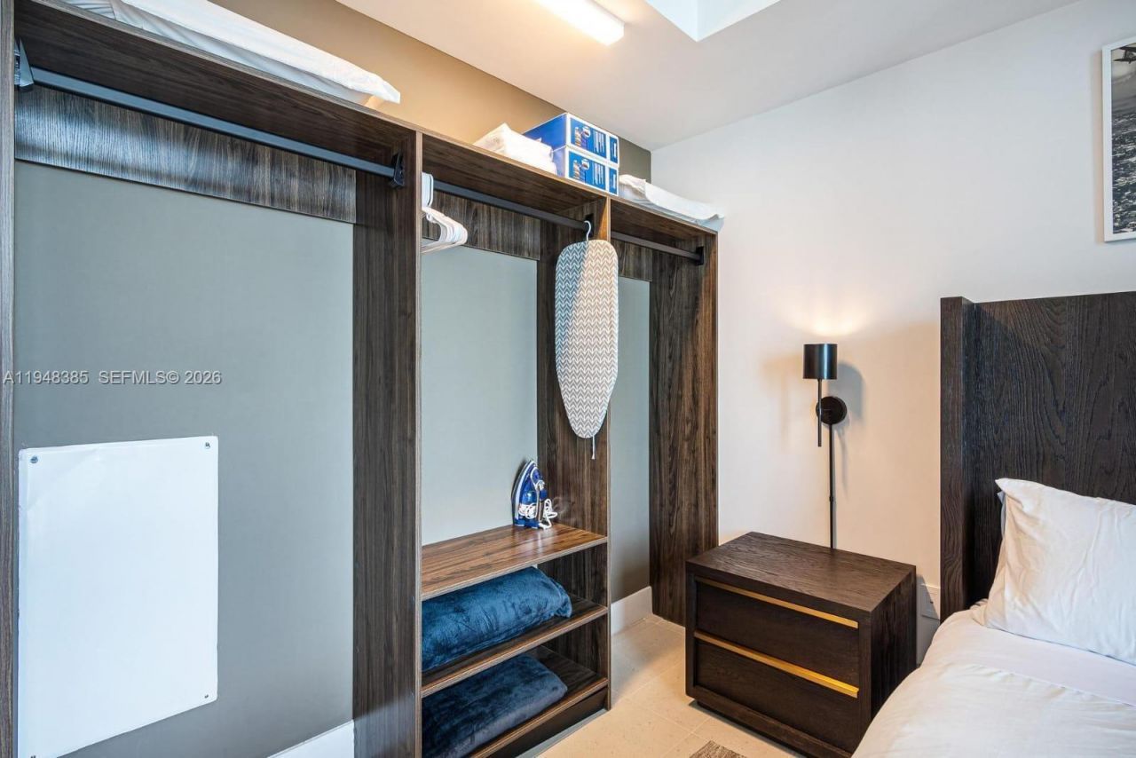 159 NE 6th St, Unit 5101, Miami, FL 33132 Photo