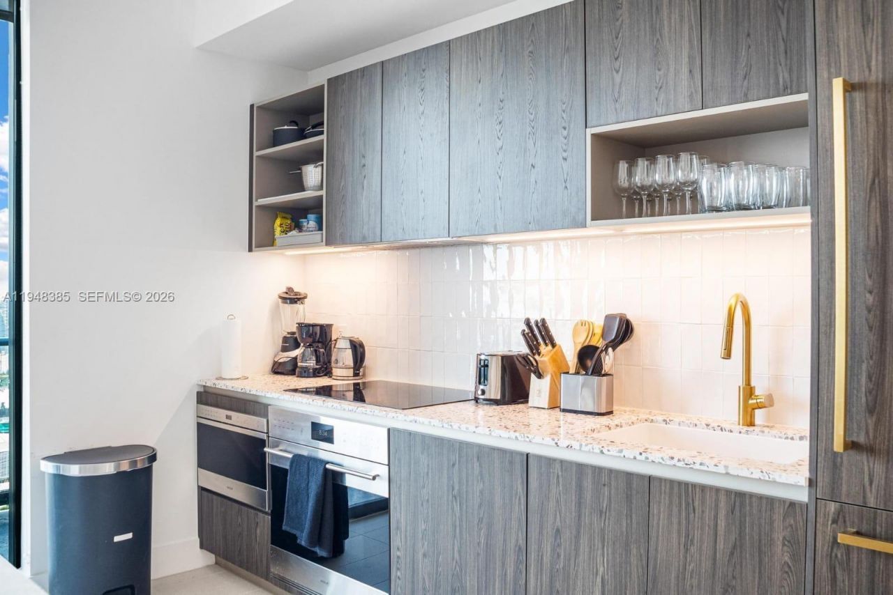 159 NE 6th St, Unit 5101, Miami, FL 33132 Photo