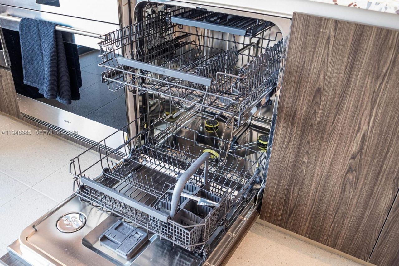 159 NE 6th St, Unit 5101, Miami, FL 33132 Photo