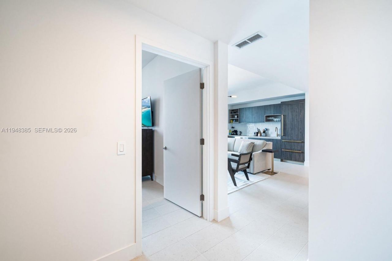 159 NE 6th St, Unit 5101, Miami, FL 33132 Photo