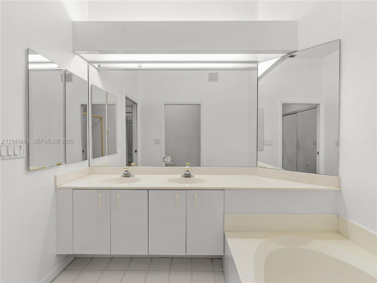 10168 Lombardy Dr, Tamarac, FL 33321 Photo