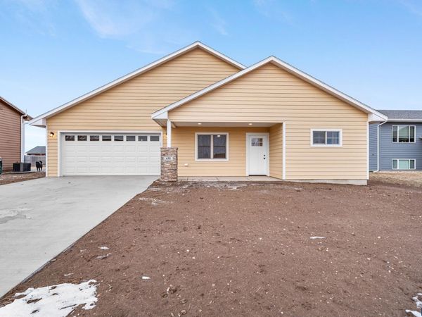 635 Apple Creek Rd, Parker, SD 57053