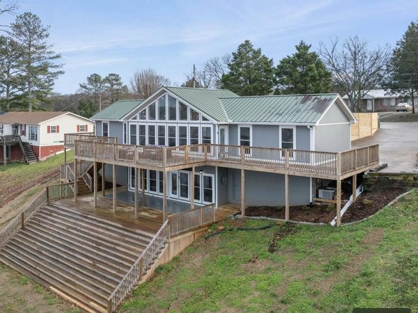 435 Carter Dr, Tuscumbia, AL