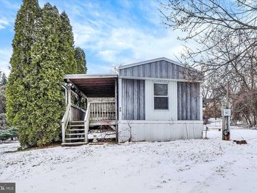 40 STEVENS ROAD, ETTERS, PA 17319