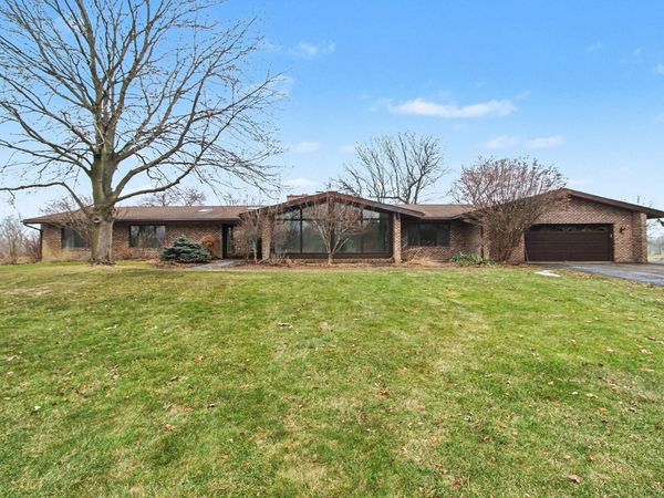 2827 Fairway Drive, Saline, MI 48176