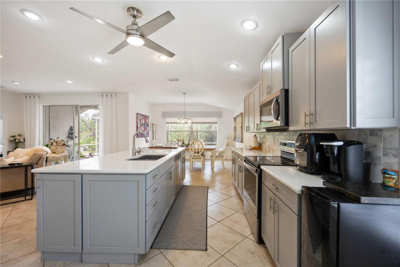 271 Fareham Drive, Venice, FL 34293 Photo