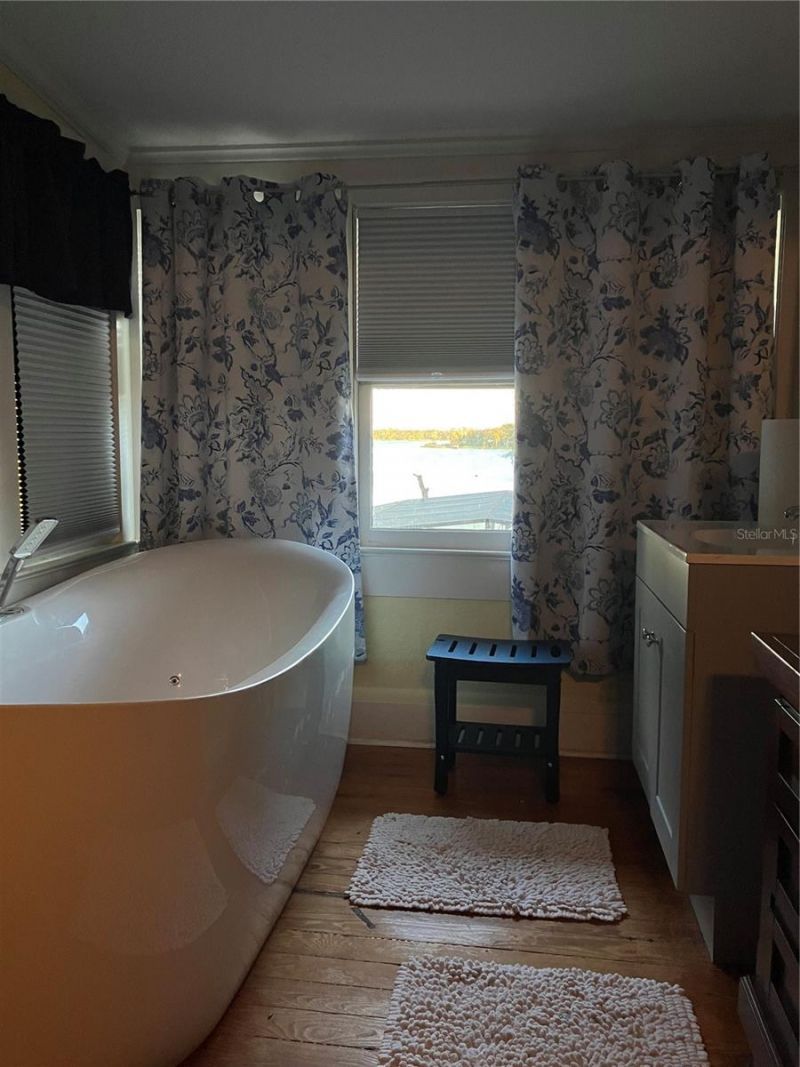 243 S Central Avenue, Umatilla, FL 32784 Photo