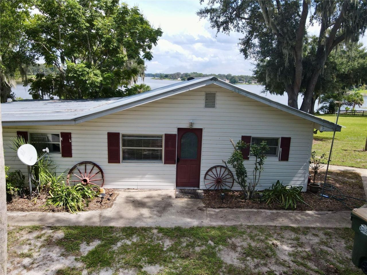 243 S Central Avenue, Umatilla, FL 32784 Photo