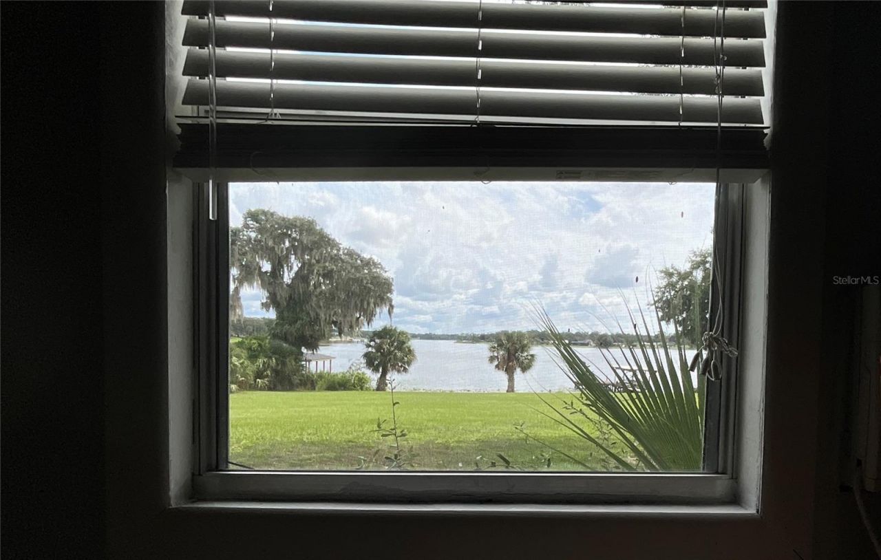 243 S Central Avenue, Umatilla, FL 32784 Photo