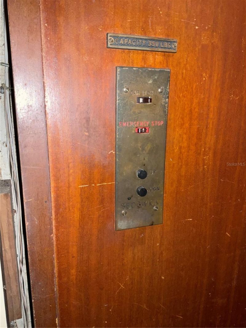 243 S Central Avenue, Umatilla, FL 32784 Photo