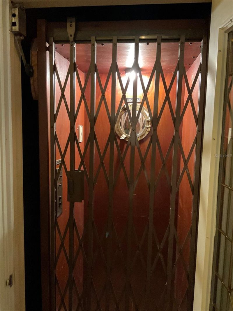 243 S Central Avenue, Umatilla, FL 32784 Photo