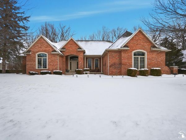 3158 Deer Creek Drive, Lambertville, MI 48144