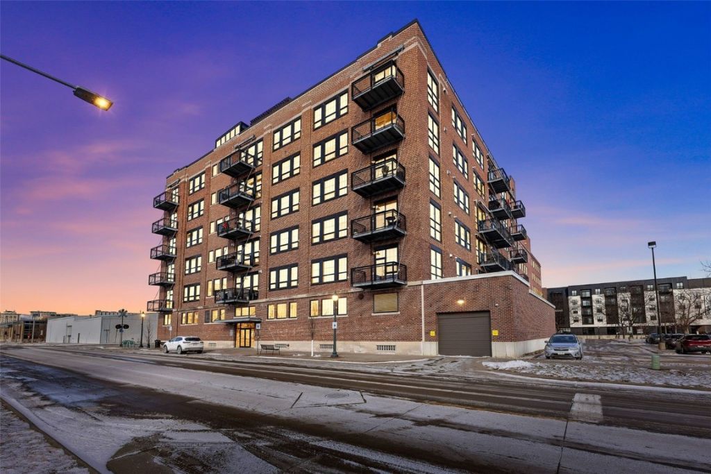 900 2nd Street Se, Unit 204, Cedar Rapids, IA 52401 Main Photo