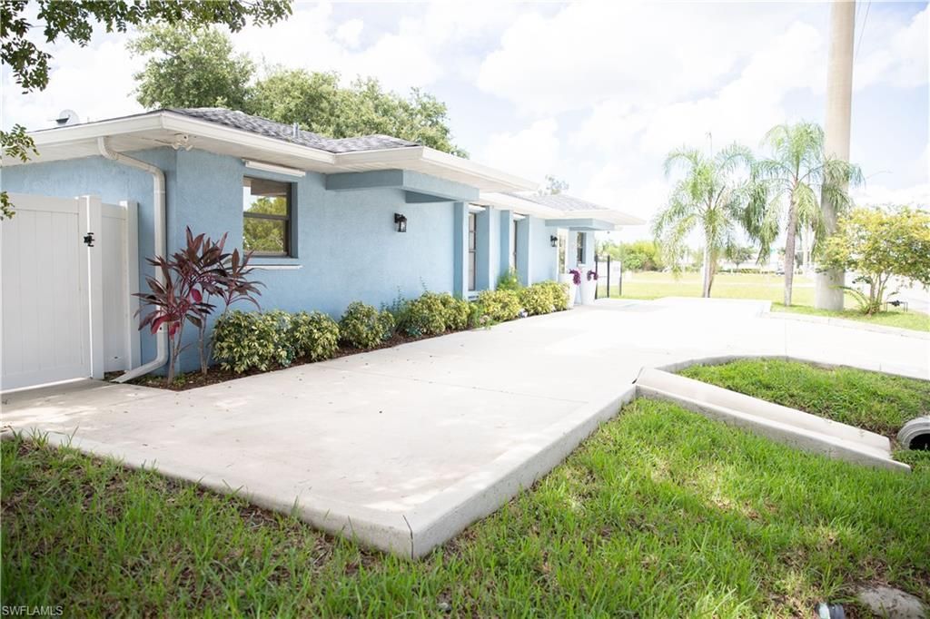 2828 Santa Barbara Blvd, Cape Coral, FL 33914 Photo