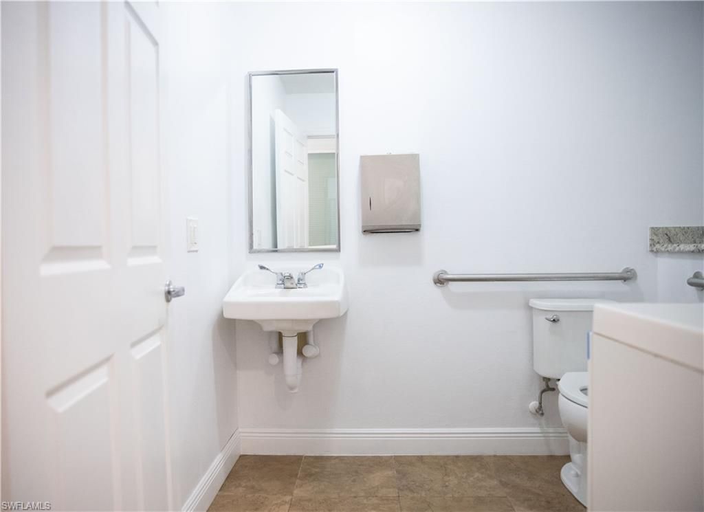 2828 Santa Barbara Blvd, Cape Coral, FL 33914 Photo