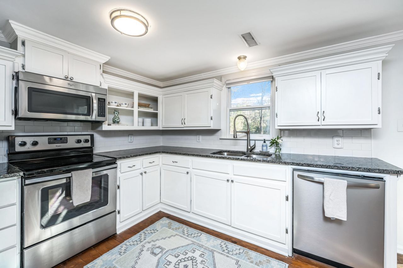 3679 Hilton Drive Photo 12