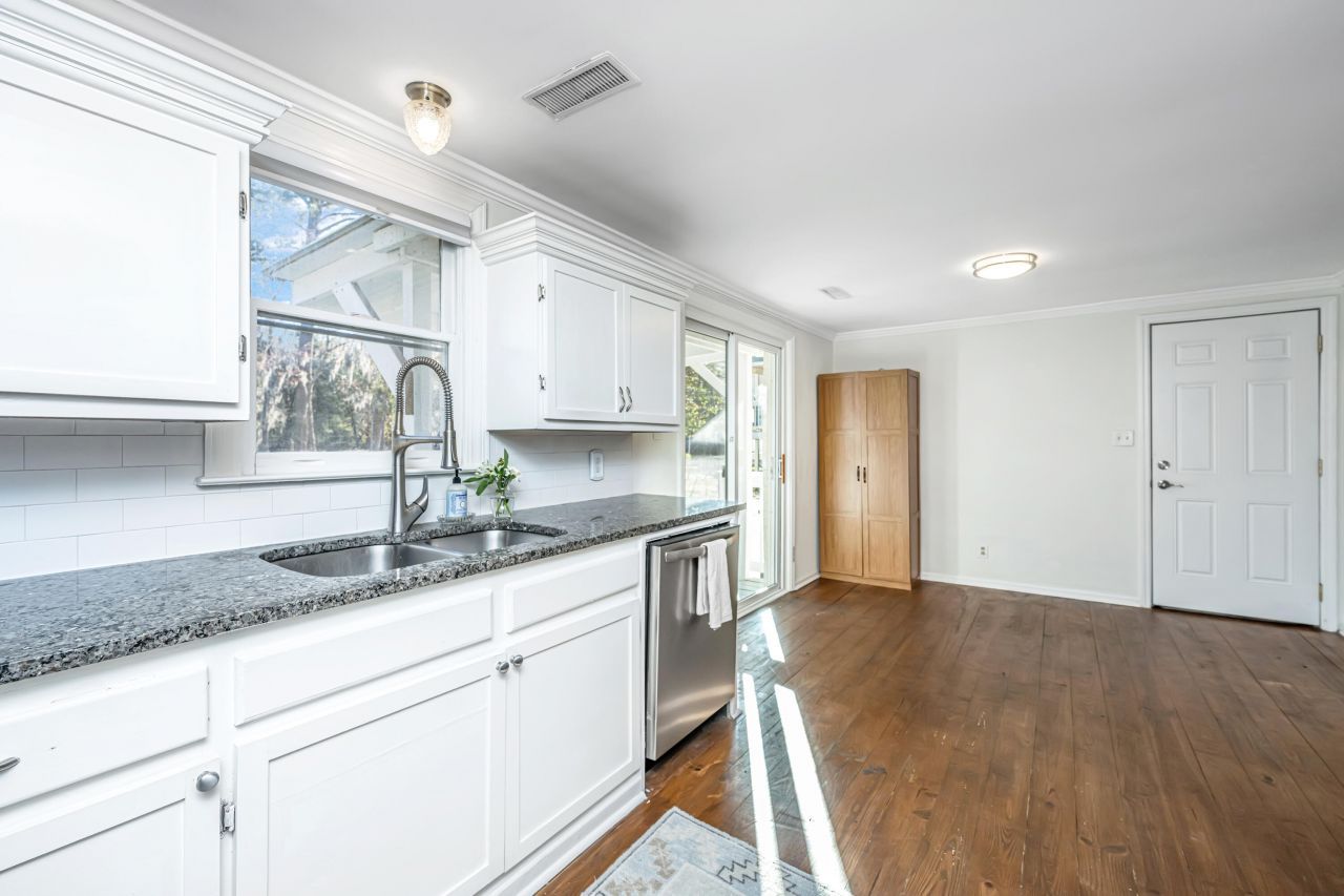 3679 Hilton Drive Photo 15