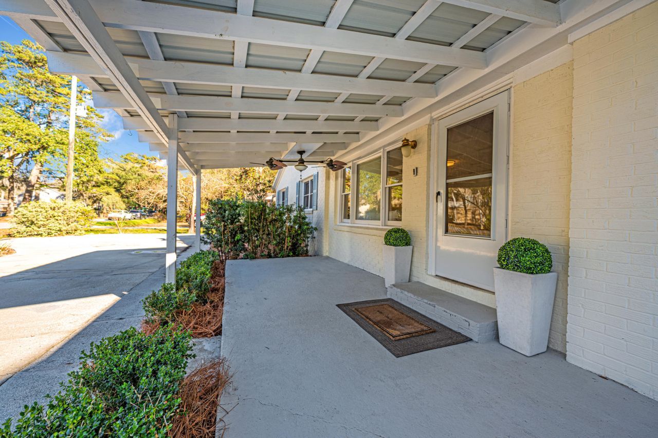 3679 Hilton Drive Photo 4