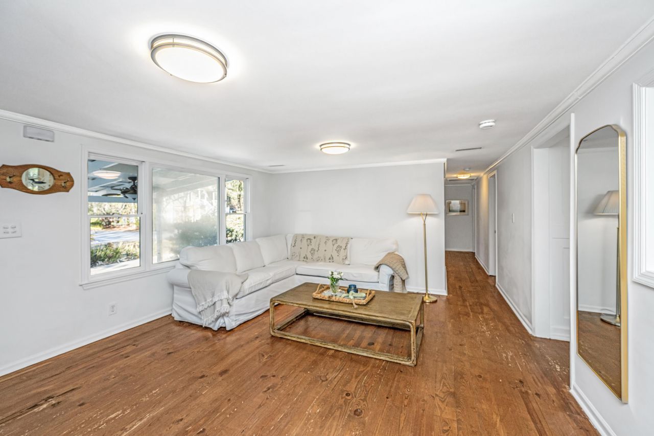 3679 Hilton Drive Photo 9