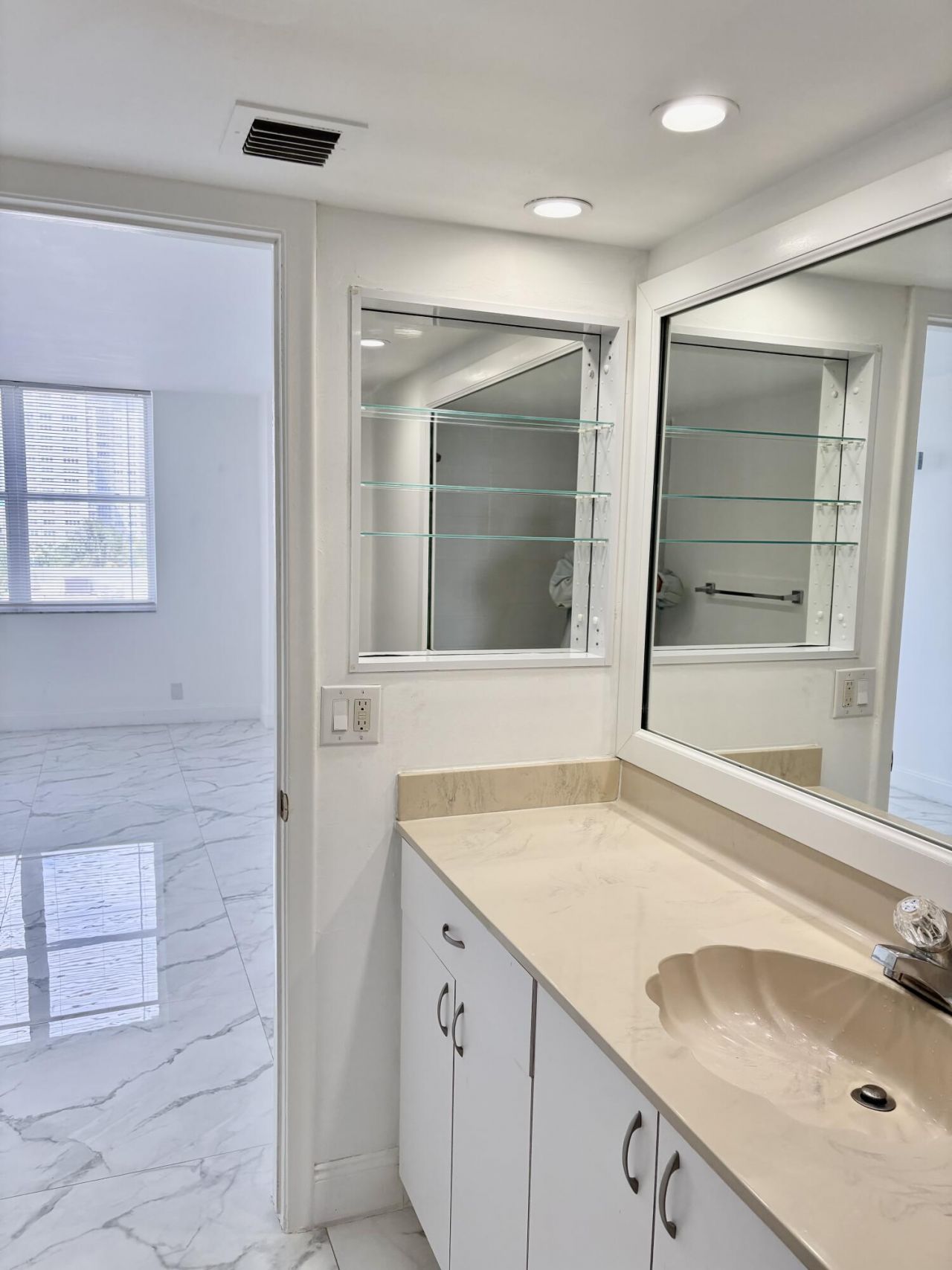 101 Briny Avenue, Unit 401, Pompano Beach, FL 33062 Photo