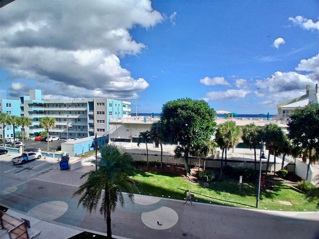 101 Briny Avenue, Unit 401, Pompano Beach, FL 33062 Photo