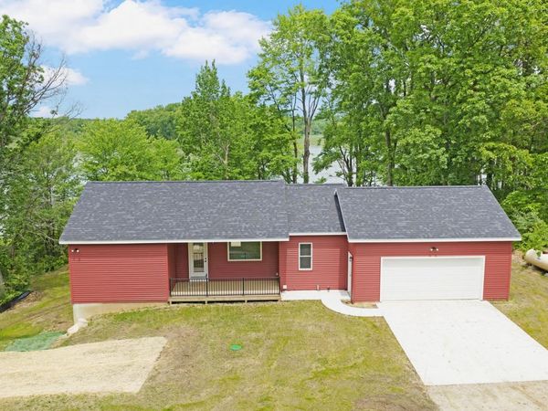 11582 M-60, Three Rivers, MI 49093