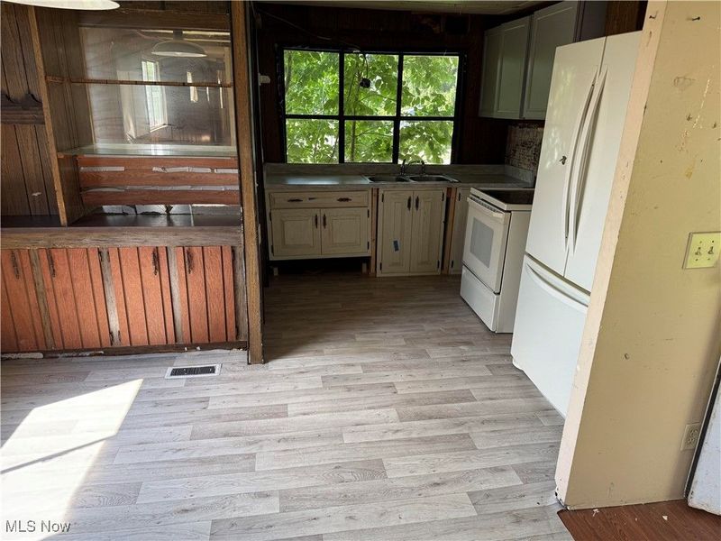 201 Pear Street, Unit Lot#23, Bethesda, OH 43719 Photo 2