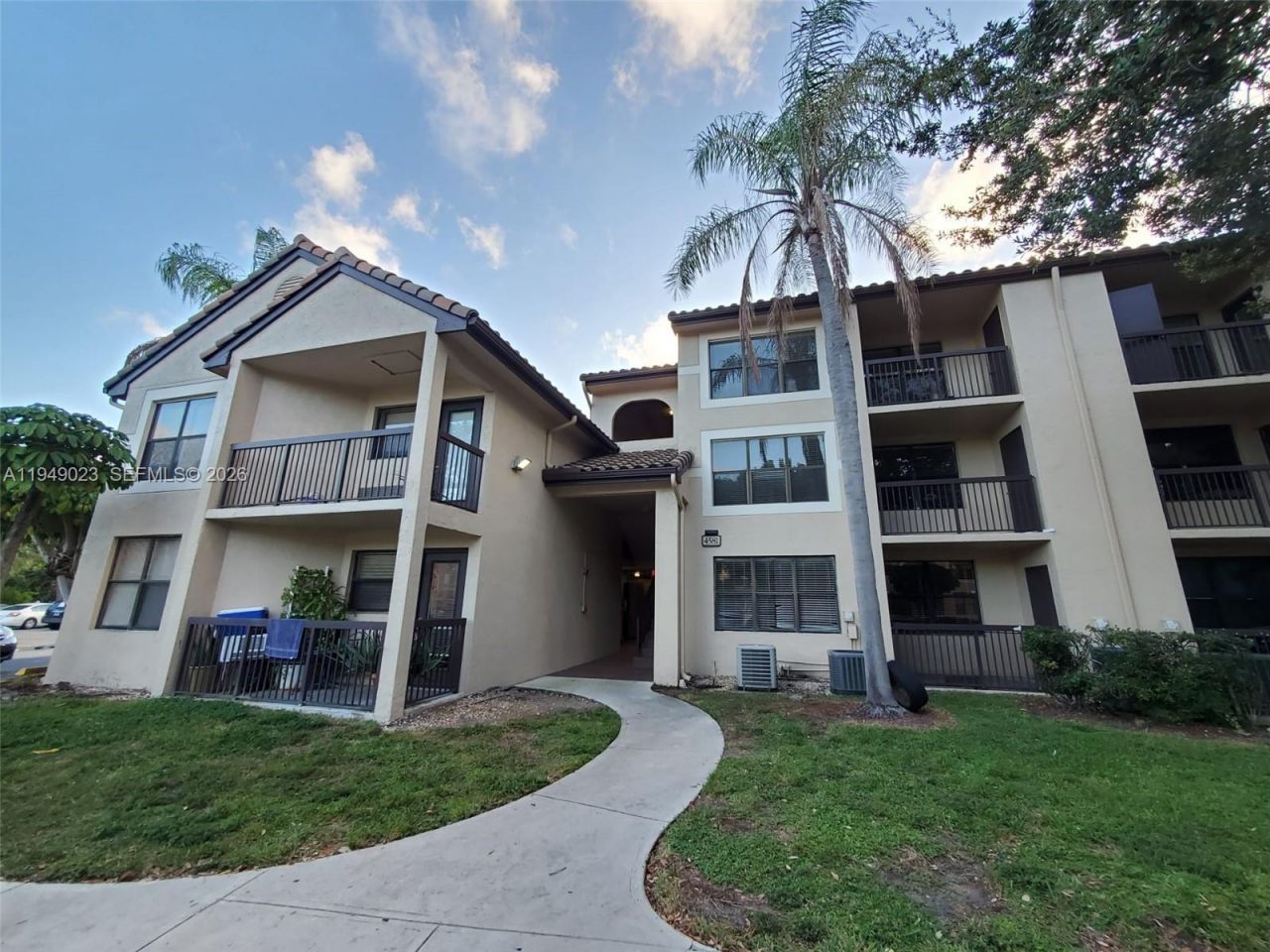 4581 W Mcnab Rd , Unit 15, Pompano Beach, FL 33069 Photo