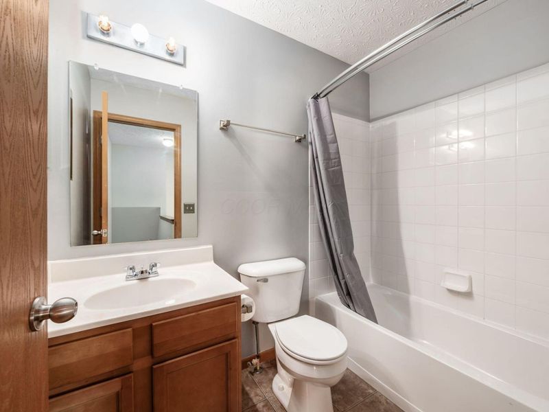 5724 Galveston Drive, Columbus, OH 43228 Photo 16