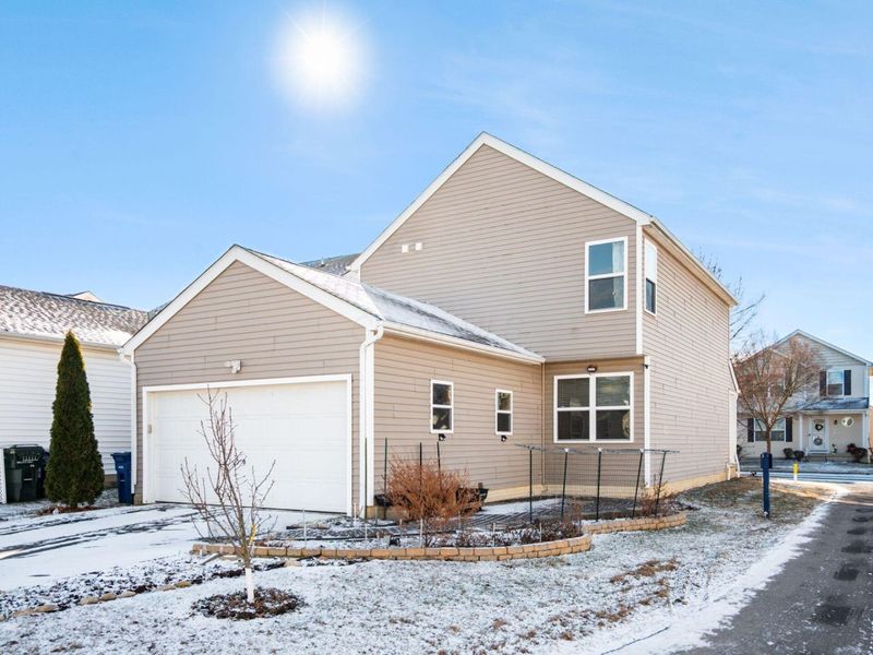 5724 Galveston Drive, Columbus, OH 43228 Photo 4