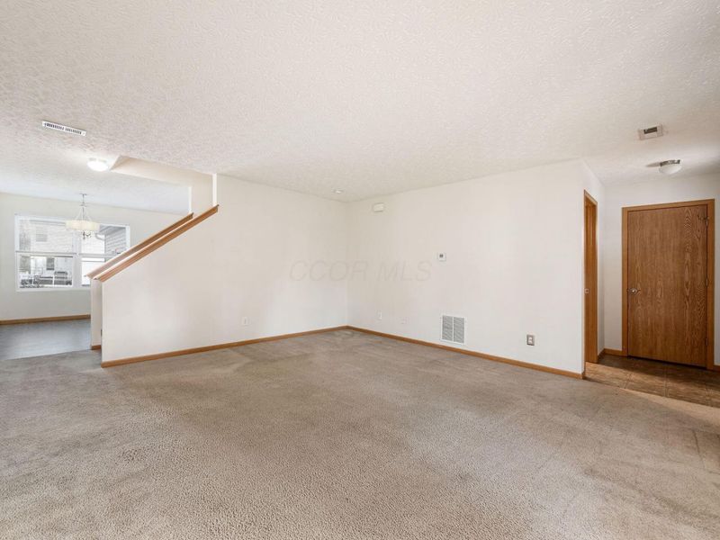 5724 Galveston Drive, Columbus, OH 43228 Photo 6