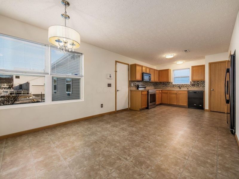 5724 Galveston Drive, Columbus, OH 43228 Photo 8