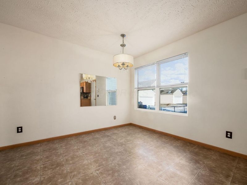 5724 Galveston Drive, Columbus, OH 43228 Photo 9