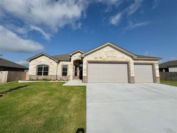 132 Lasso Loop, Lorena, TX 76655
