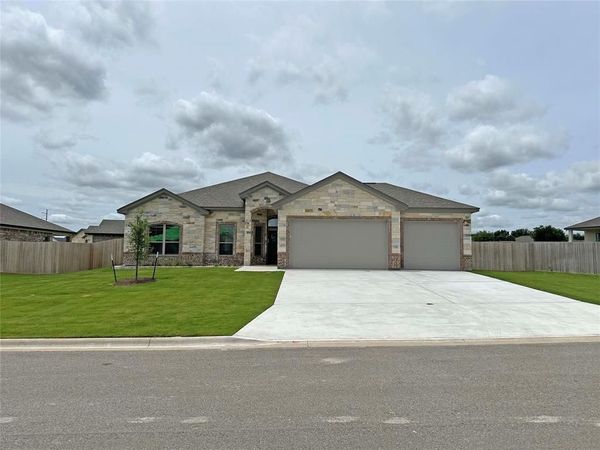132 Lasso Loop, Lorena, TX 76655