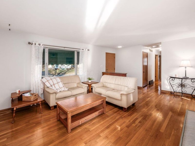 723 Drummond Court, Columbus, OH 43214 Photo 2