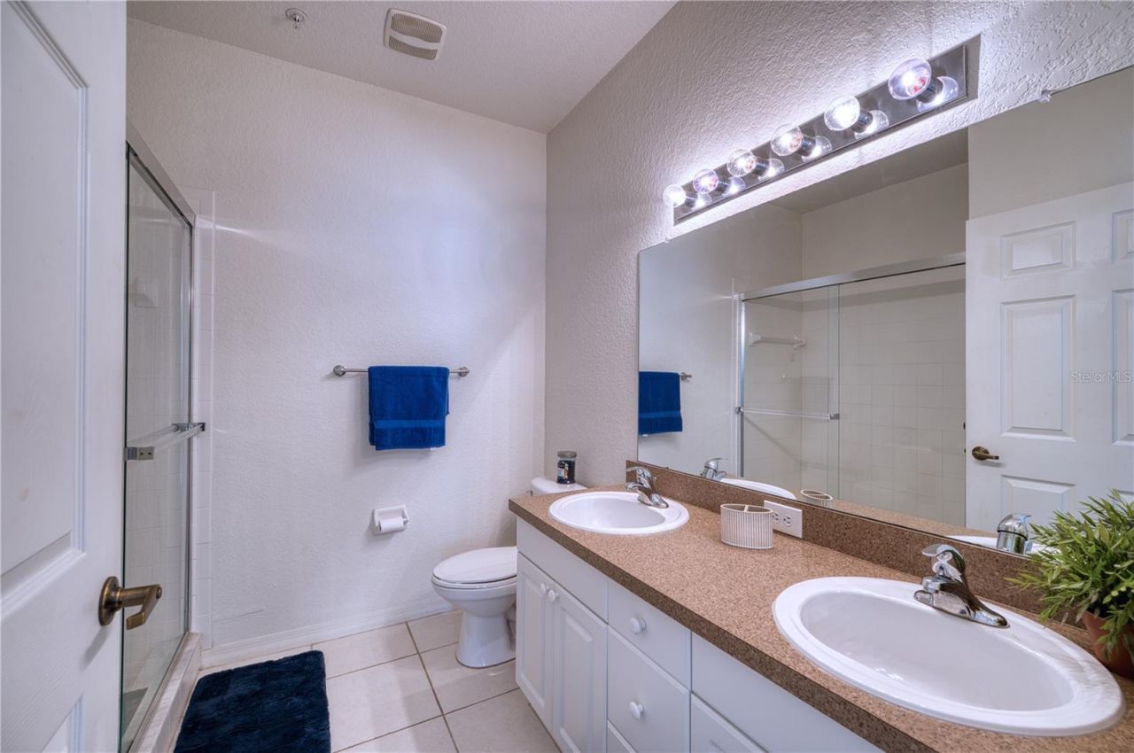 3980 Mediterranea Circle, Unit 522, Sarasota, FL 34233 Photo