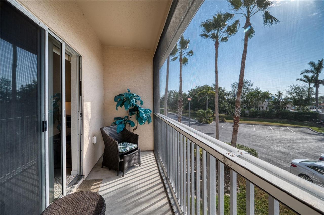 3980 Mediterranea Circle, Unit 522, Sarasota, FL 34233 Photo
