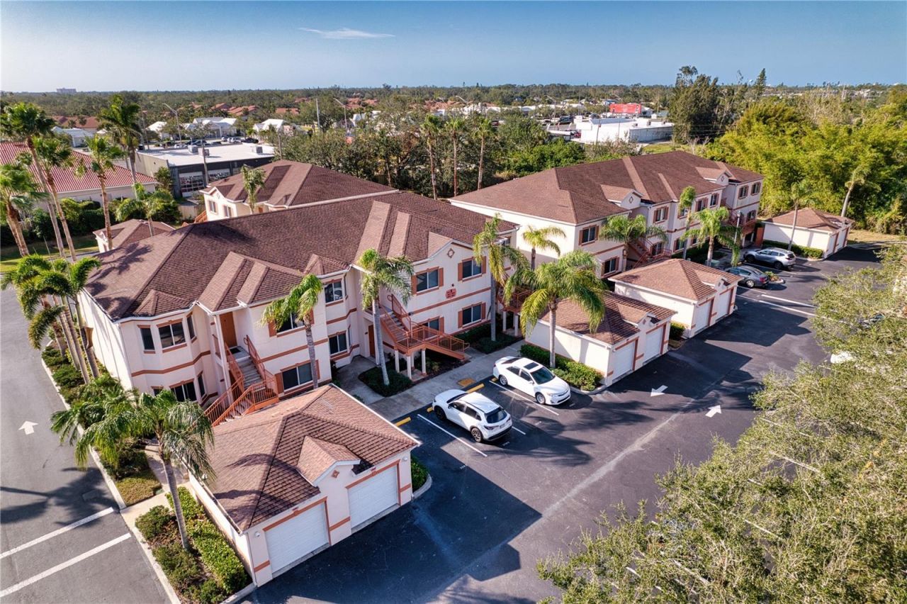 3980 Mediterranea Circle, Unit 522, Sarasota, FL 34233 Photo