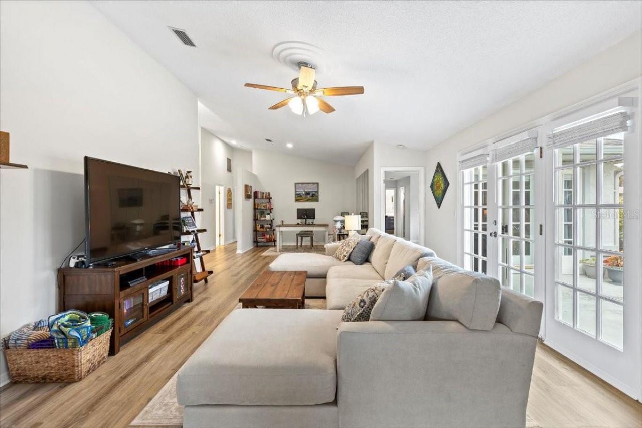 132 Sea Street, New Smyrna Beach, FL 32168 Photo