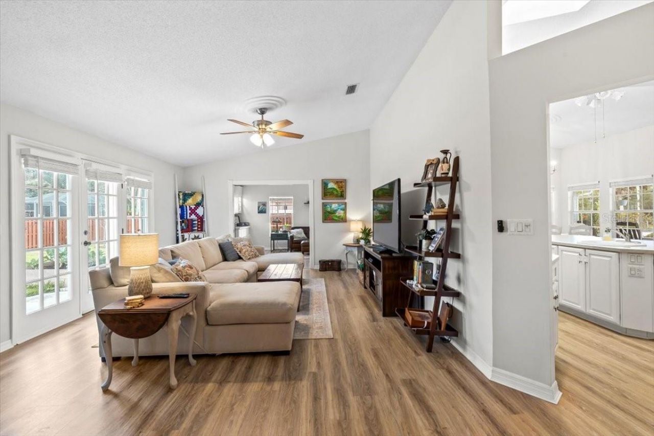 132 Sea Street, New Smyrna Beach, FL 32168 Photo