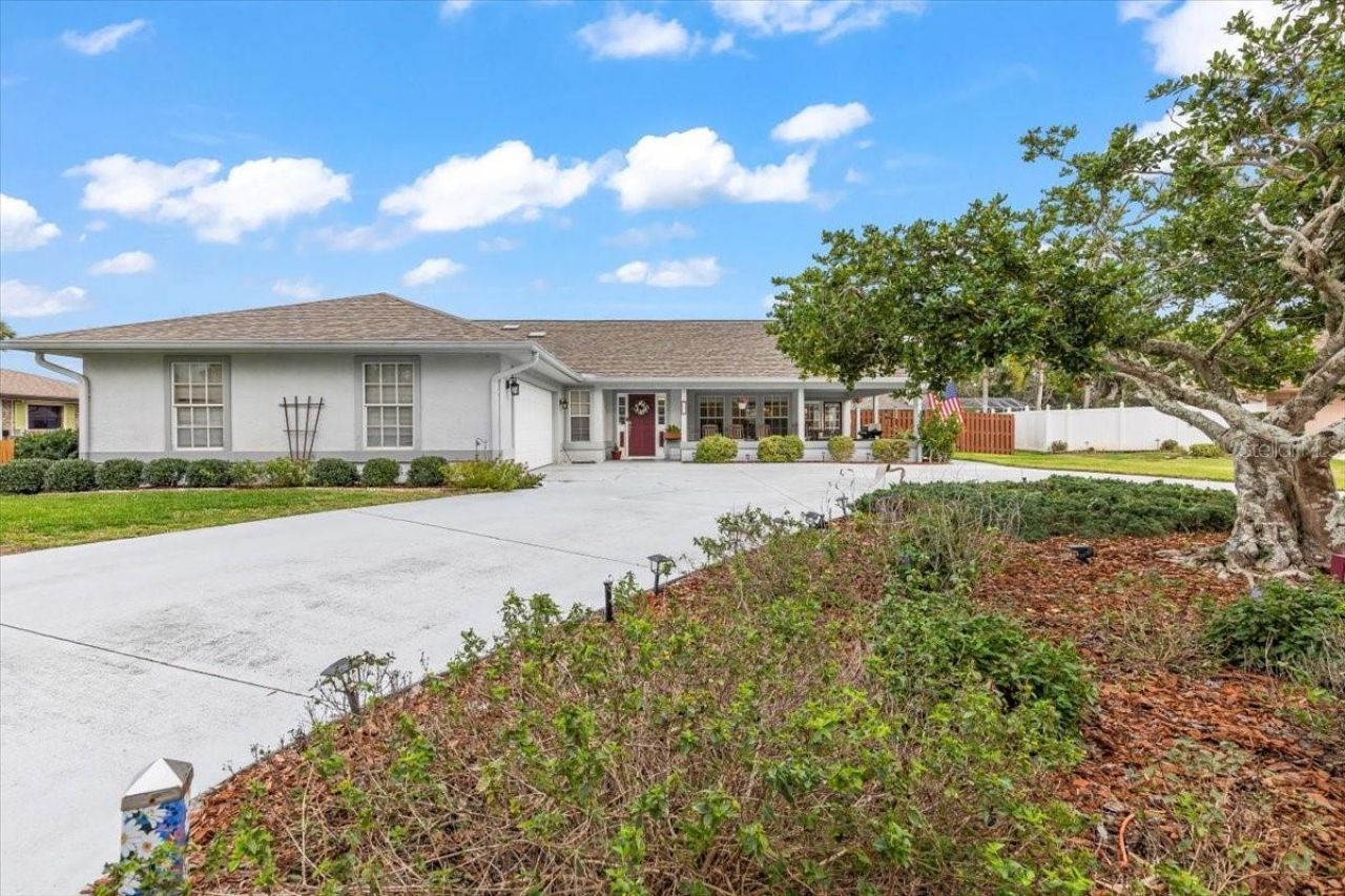 132 Sea Street, New Smyrna Beach, FL 32168 Photo