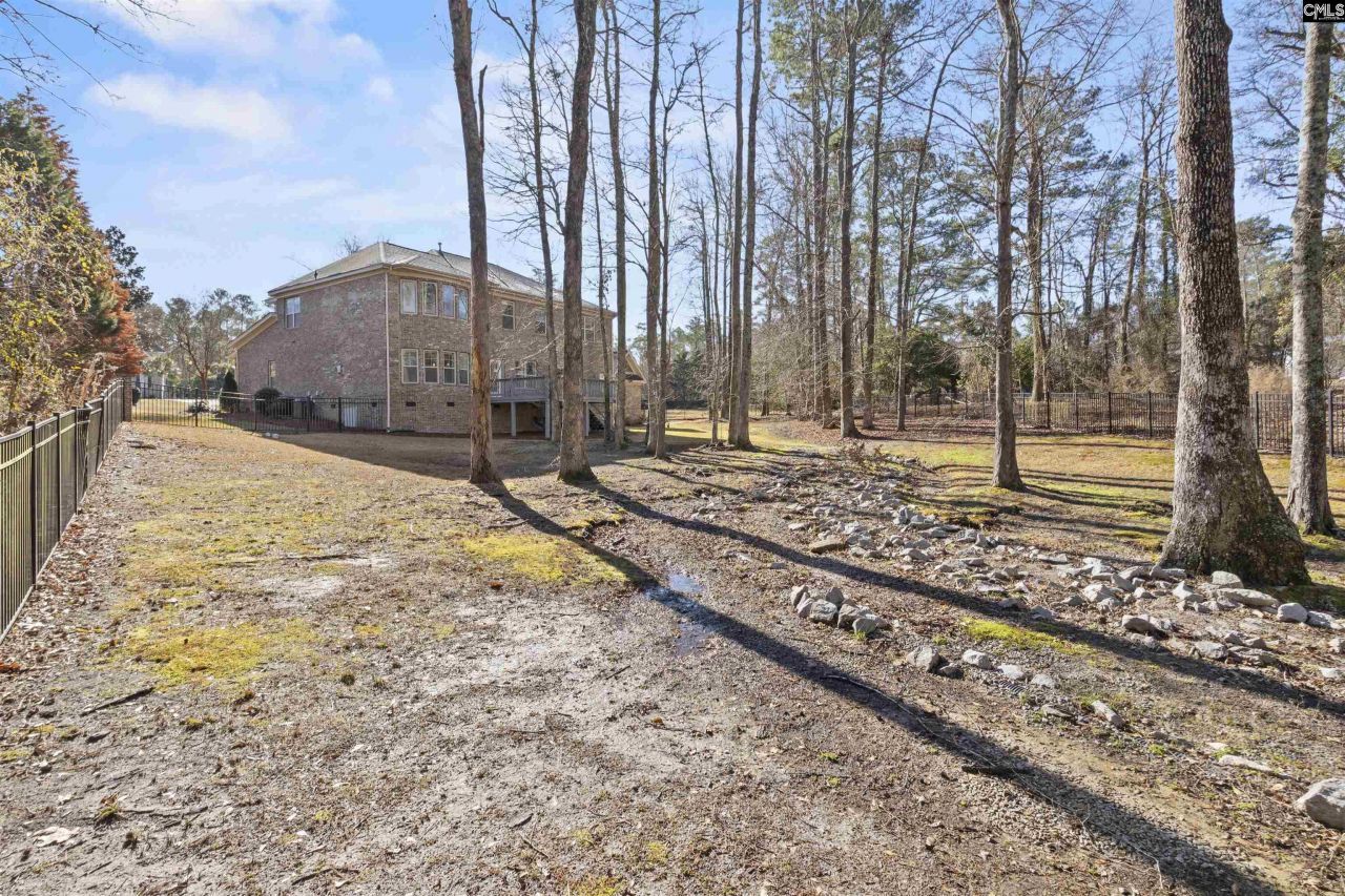 6 Wynford Place Photo 39