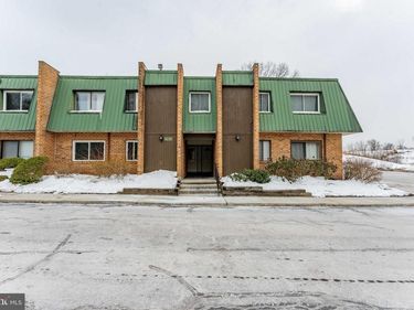 1602 MEADOWVIEW LANE, MONT CLARE, PA 19453