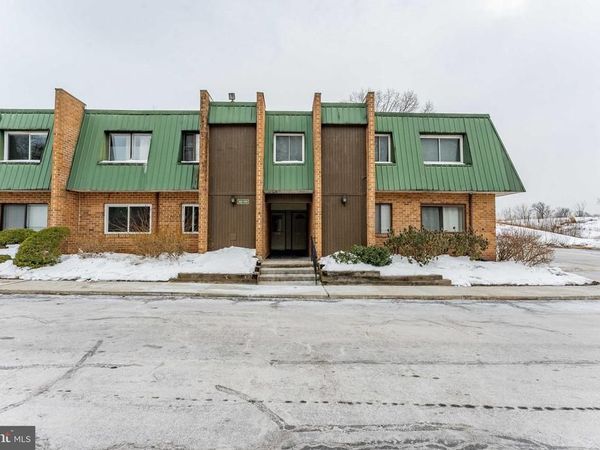 1602 MEADOWVIEW LANE, MONT CLARE, PA 19453