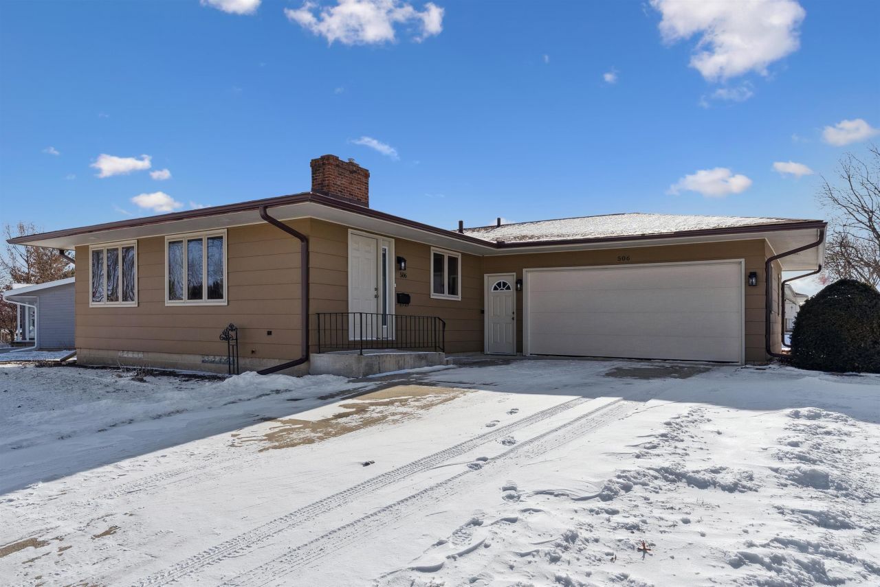 506 Alpine Drive, Waterloo, IA 50702 Main Photo
