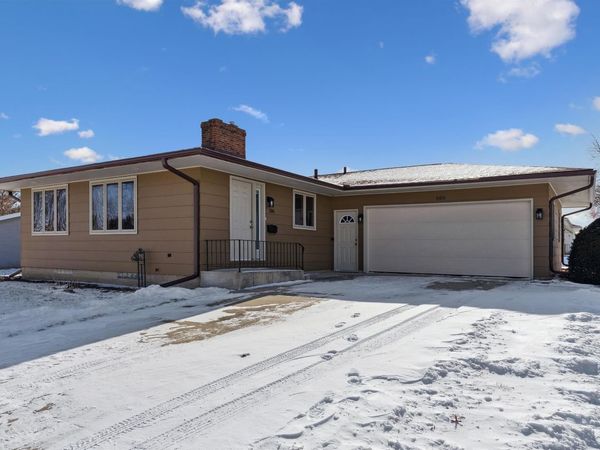 506 Alpine Drive, Waterloo, IA 50702