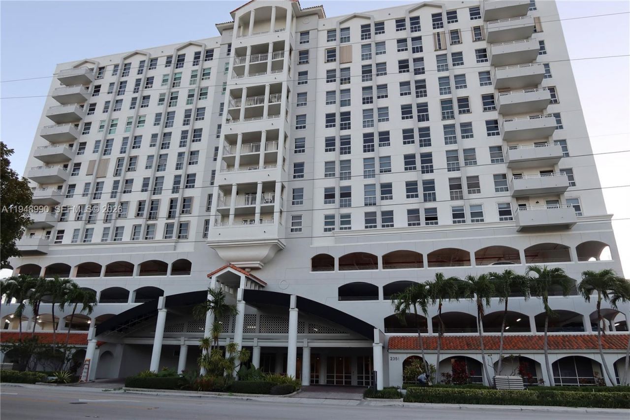 2351 Douglas Rd, Unit 601, Miami, FL 33145 Photo