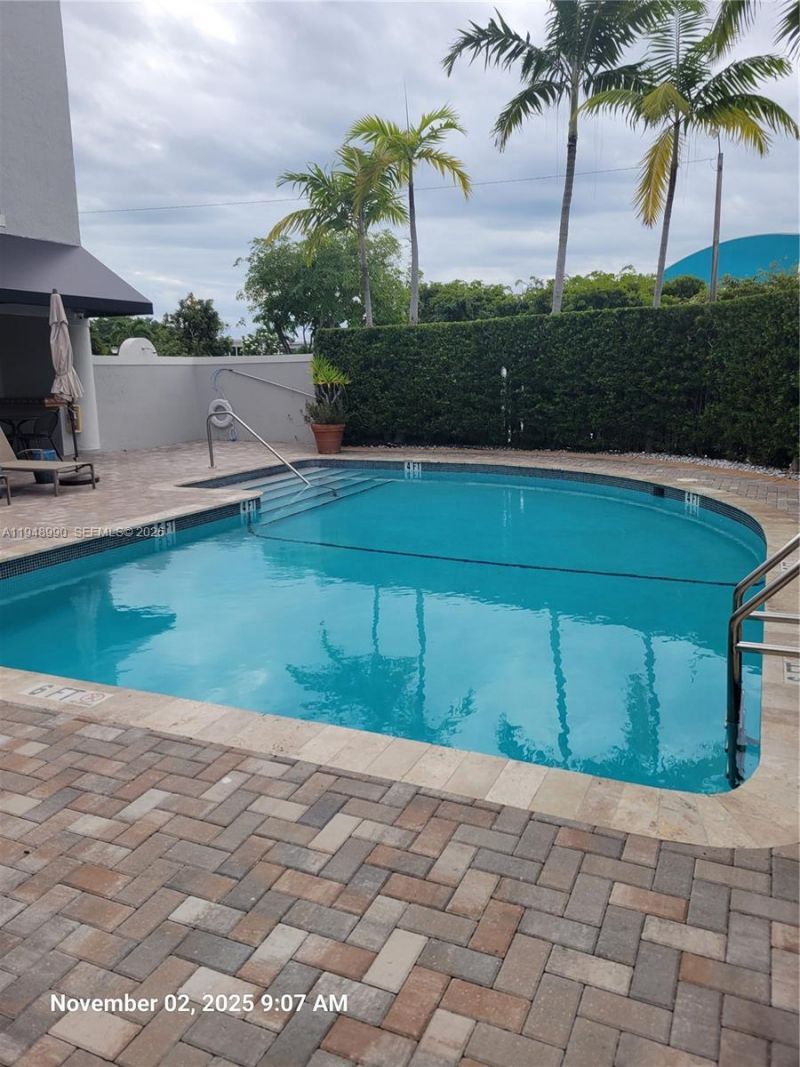2351 Douglas Rd, Unit 601, Miami, FL 33145 Photo