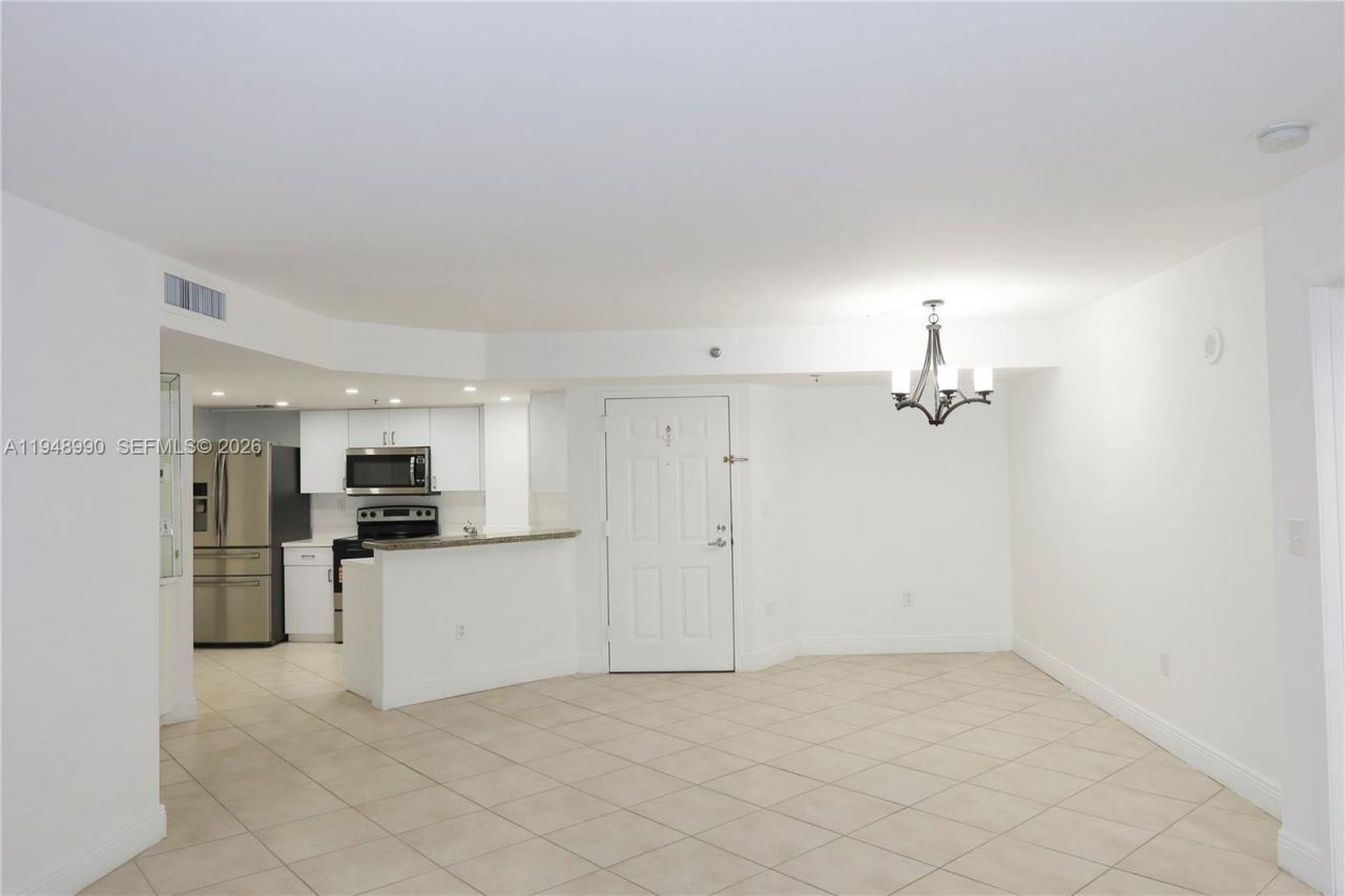 2351 Douglas Rd, Unit 601, Miami, FL 33145 Photo
